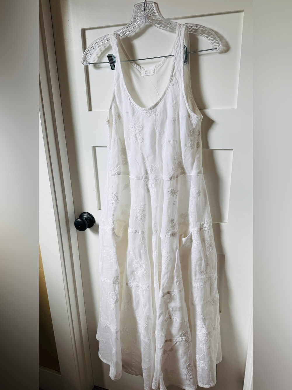 CP SHADES GORSUCH white Linen tiered flowy dress with floral embroidery. Medium
